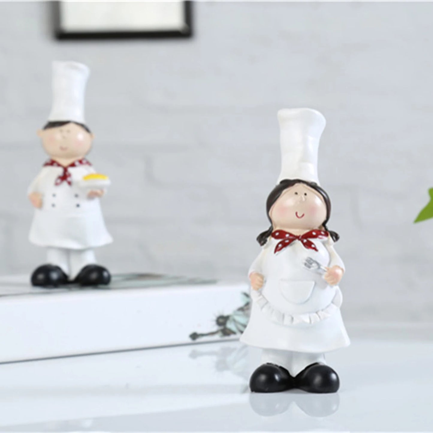 Multiple Styles Resin Chef Statue Cartoon Restaurant Chef Figurine Cook Ornament Home Kitchen Cute Sculpture Tabletop Decors